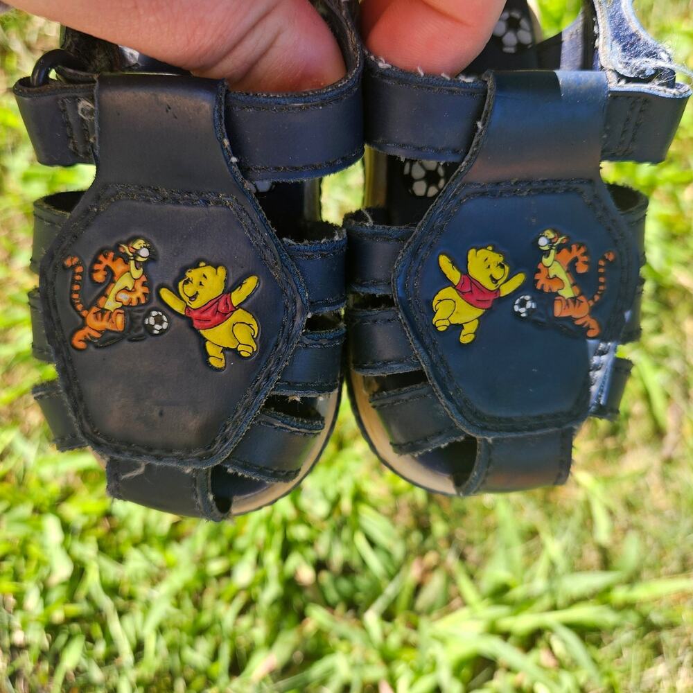 Vintage Pooh Sandals - Picture 2 of 4